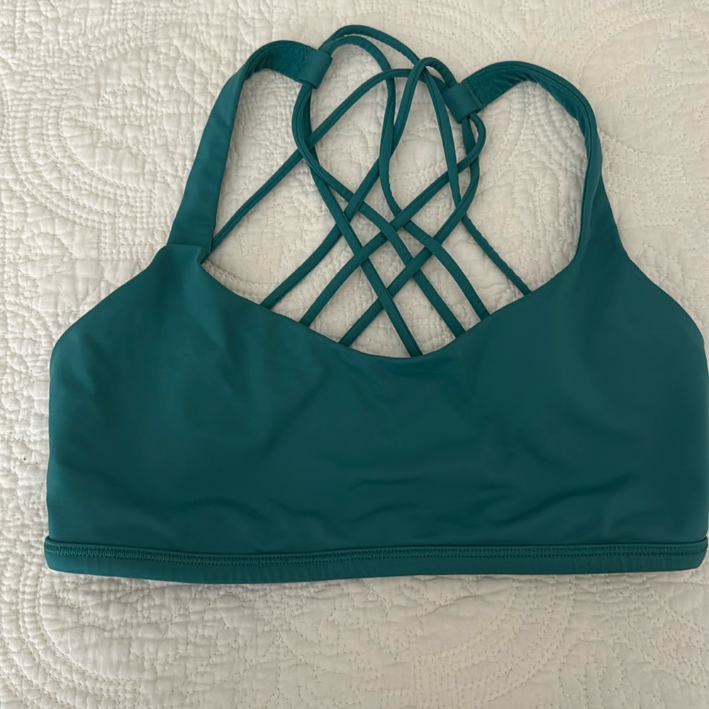 Lululemon sports bra